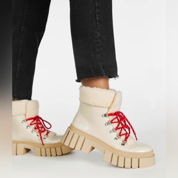 Leigh Lace-Up Bootie 8.5 MSRP $66.95 - Picture 8 of 10